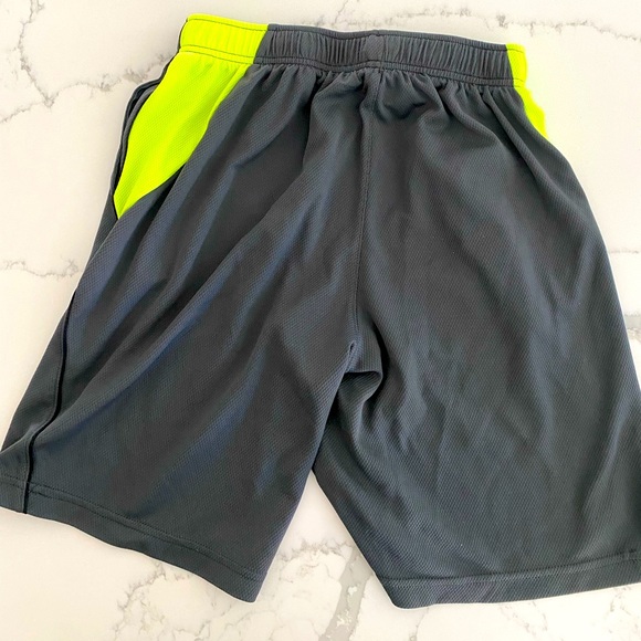 Old Navy Active Youth Pull On Shorts XL (14/16) - Picture 2 of 3